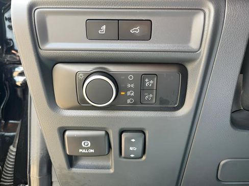 Used 2024 Ford Expedition Max XLT image 24