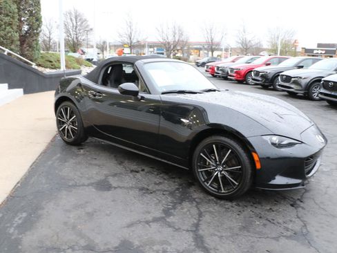 Certified 2025 MAZDA MX-5 Miata Grand Touring image 6