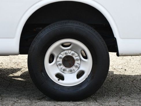 Used 2022 Chevrolet Express 3500 LS image 15