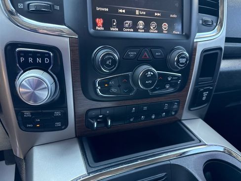Used 2017 RAM 1500 Laramie w/ Convenience Group AWD/4WD image 17