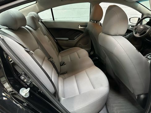 Used 2017 Kia Forte LX image 11