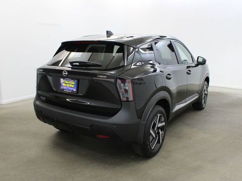 New 2026 Nissan Kicks SV image 5