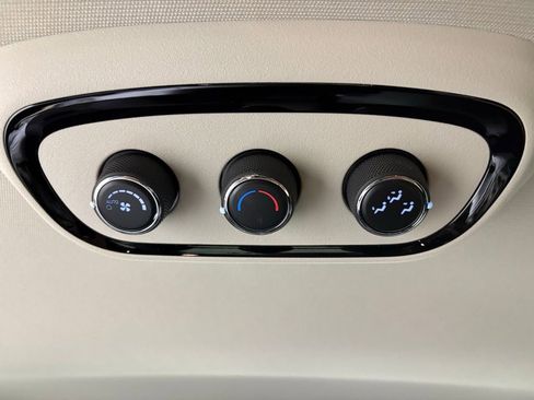 Used 2021 Dodge Durango SXT image 37