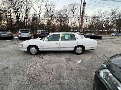 Used 1999 Cadillac De Ville Base 4dr Sedan image 4