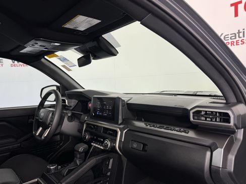 Certified 2025 Toyota Tacoma TRD Sport AWD/4WD image 23