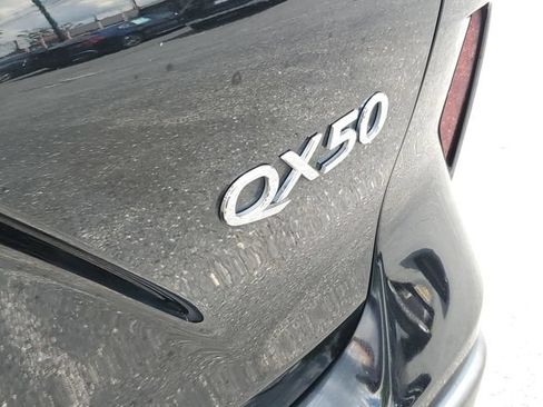 Used 2022 INFINITI QX50 Sensory AWD/4WD image 9