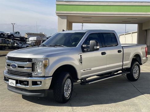 Certified 2019 Ford F250 XLT w/ XLT Value Package image 7