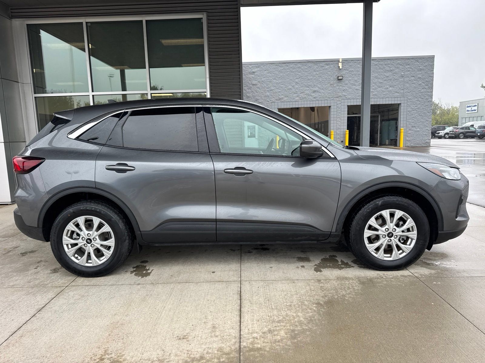 Certified 2023 Ford Escape Active w/ Tech Pack #2 AWD/4WD image 9