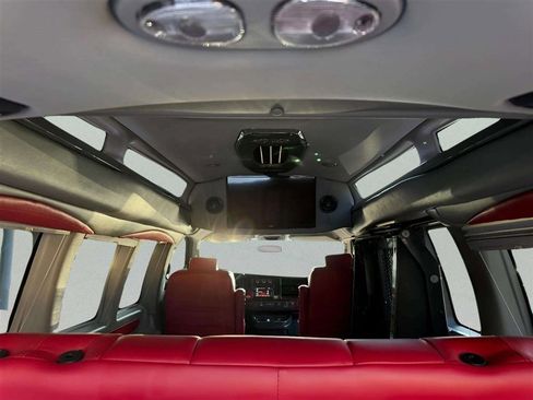 Used 2018 GMC Savana 2500 w/ Enhanced Convenience Package RWD image 31