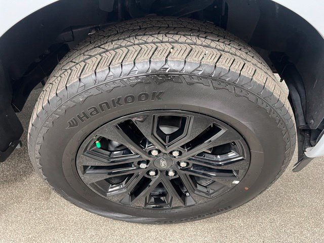 Used 2025 Ford F150 Lariat AWD/4WD image 16