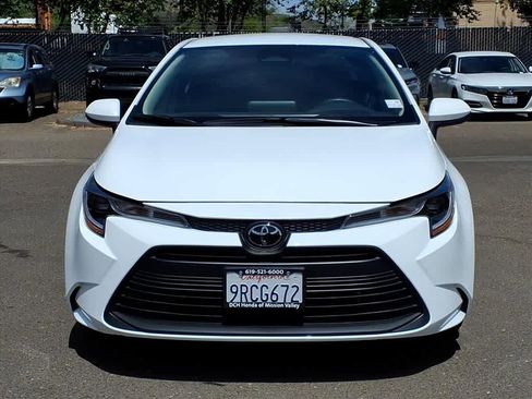 Used 2025 Toyota Corolla LE image 2