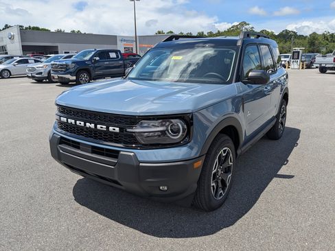 New 2025 Ford Bronco Sport Outer Banks image 8
