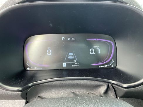 Used 2025 Kia Soul LX w/ LX Technology Package FWD image 13