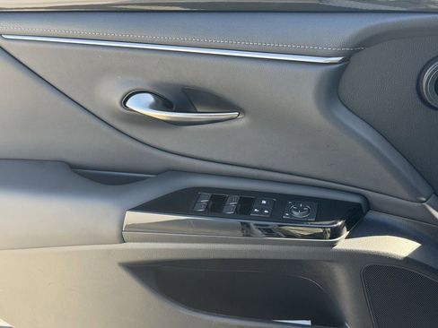 Used 2024 Lexus ES 350 350 w/ Accessory Package (Z1) image 23