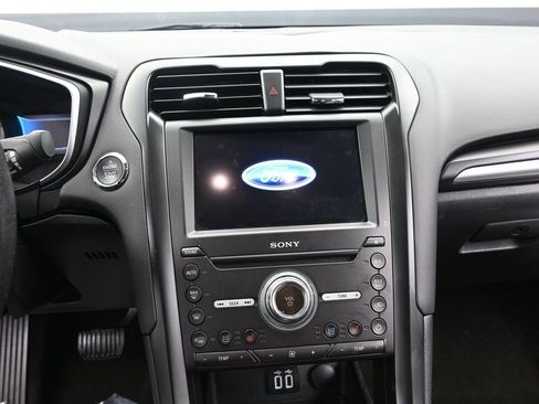 Used 2019 Ford Fusion Titanium image 22