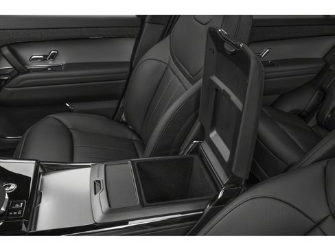 Used 2025 Land Rover Range Rover Sport SE image 12