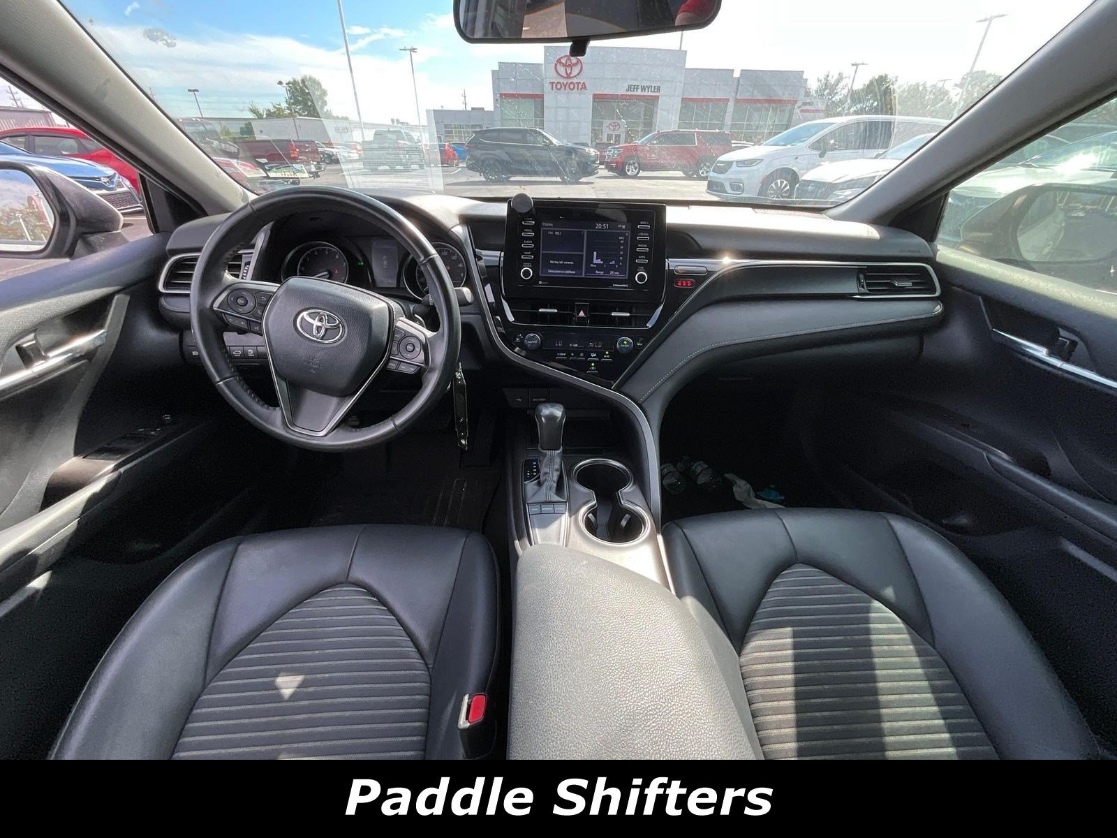 Used 2024 Toyota Camry SE FWD image 7
