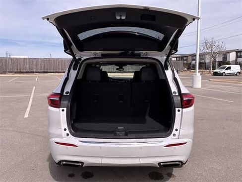 Used 2020 Buick Enclave Avenir w/ Avenir Technology Package image 37