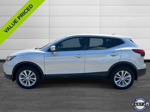Used 2017 Nissan Rogue Sport S w/ S Appearance Package FWD image 2