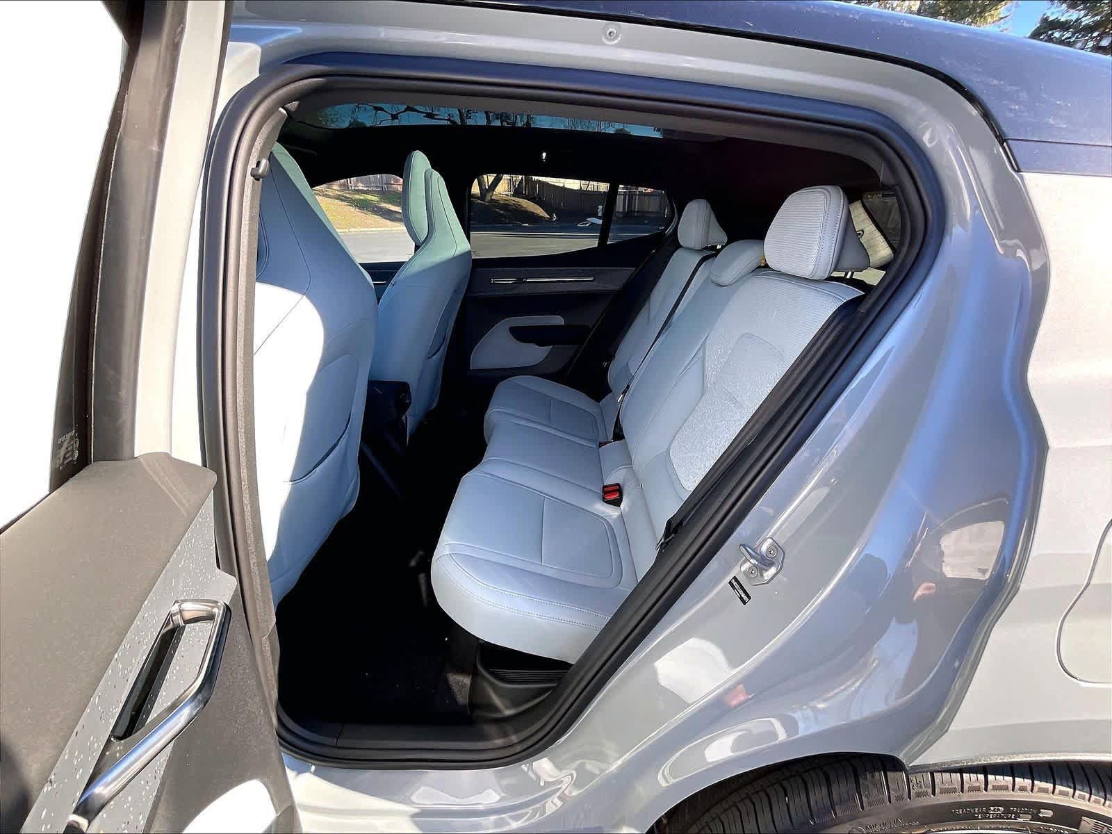 New 2025 Volvo EX30 Ultra w/ Protection Package Premier AWD/4WD image 12