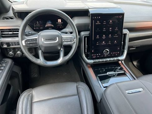 Used 2025 GMC Yukon XL Denali AWD/4WD image 2