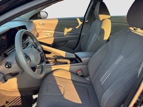 Used 2024 Hyundai Elantra SEL FWD image 12