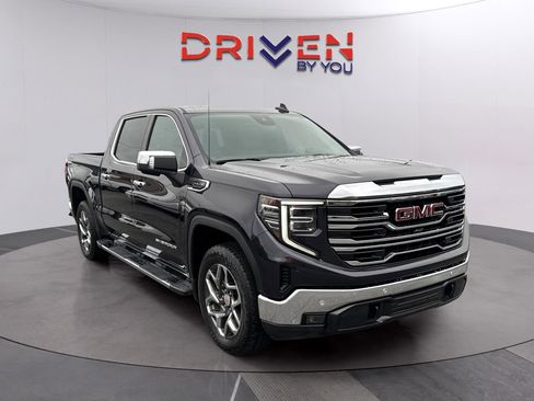 Used 2024 GMC Sierra 1500 SLT w/ SLT Premium Plus Package AWD/4WD image 7