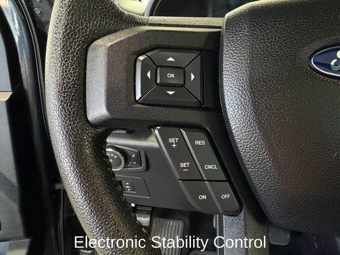Used 2015 Ford F150 XLT w/ Equipment Group 302A Luxury AWD/4WD image 16