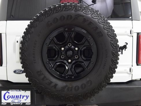 Used 2021 Ford Bronco Wildtrak image 25