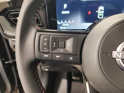 Used 2025 Nissan Kicks SR image 19