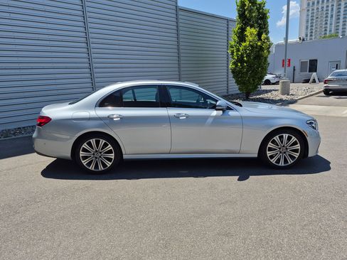 Used 2023 Mercedes-Benz E 350 4MATIC Sedan image 2