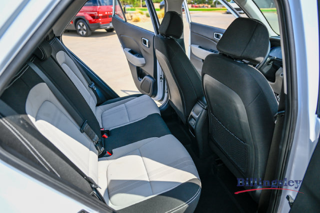 Certified 2025 Hyundai Venue SEL FWD image 14