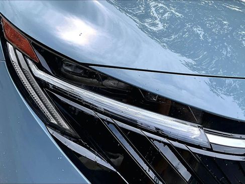 New 2026 Nissan Sentra SR FWD image 13