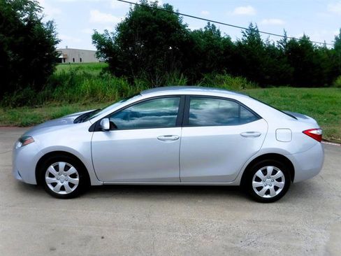 Used 2014 Toyota Corolla LE image 10