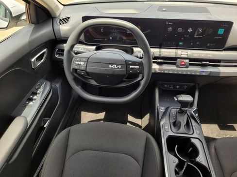 New 2026 Kia K4 FWD image 11