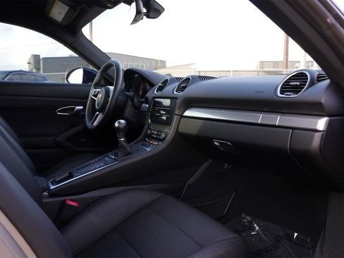 Used 2024 Porsche 718 Cayman S w/ Premium Package image 16