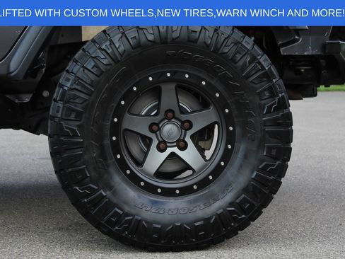 Used 2019 Jeep Wrangler Unlimited Sahara w/ Cold Weather Group AWD/4WD image 26