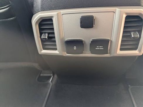 Used 2019 Ford F250 Lariat w/ Chrome Package AWD/4WD image 19