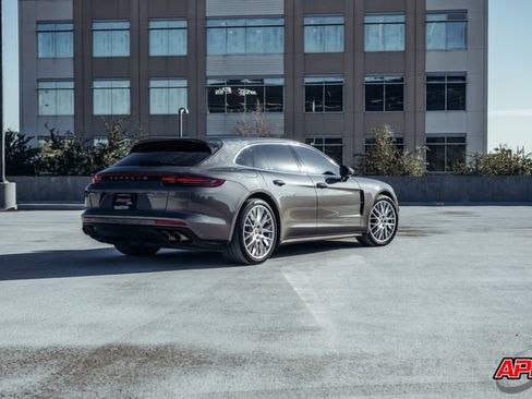 Used 2018 Porsche Panamera 4S image 21