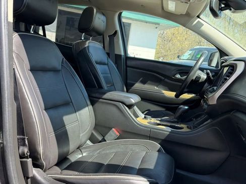 Used 2017 GMC Acadia Denali w/ Technology Package AWD/4WD image 22