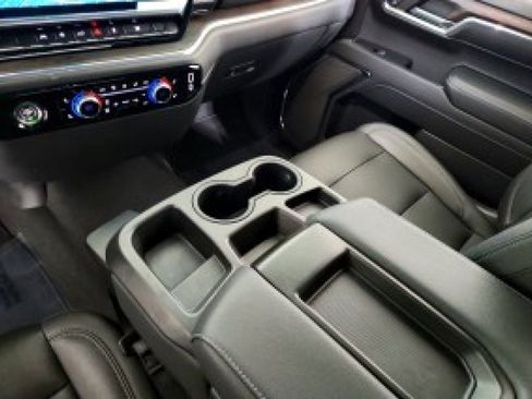 Used 2023 GMC Sierra 1500 SLT image 17