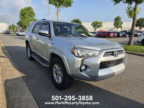 Used 2020 Toyota 4Runner SR5 RWD image 3