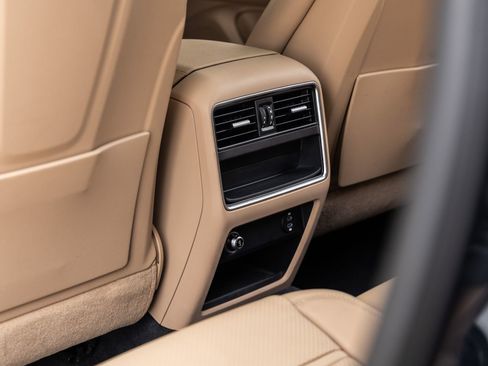 Certified 2021 Porsche Cayenne Coupe AWD/4WD image 35
