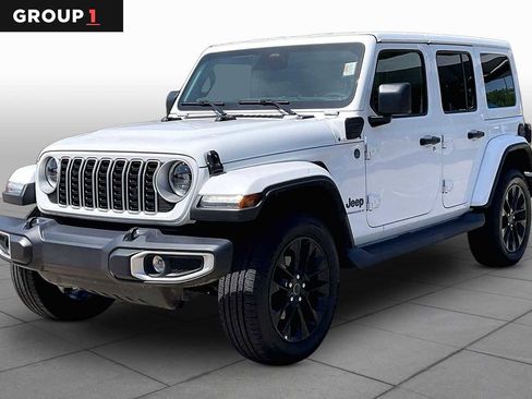 Used 2025 Jeep Wrangler Sahara AWD/4WD image 1