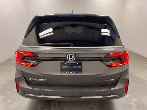 Certified 2025 Honda Odyssey Touring image 5