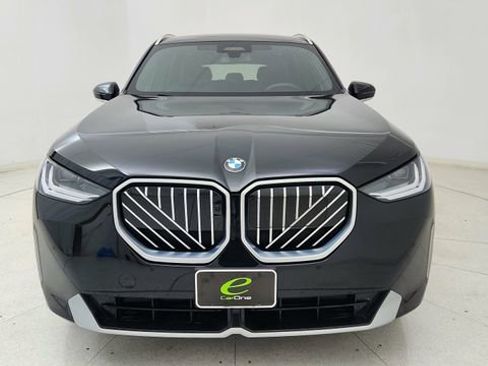Used 2025 BMW X3 xDrive30i AWD/4WD image 2