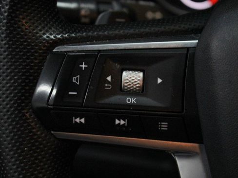 Used 2023 Mitsubishi Outlander SE image 10