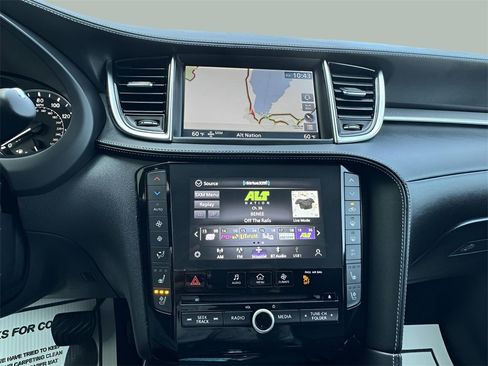 Used 2022 INFINITI QX50 Essential image 25