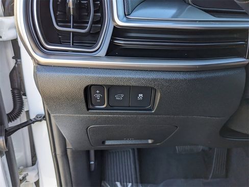 Certified 2025 Kia Sorento EX w/ Panoramic Sunroof Package image 31