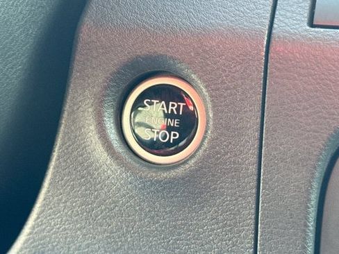 Certified 2025 Nissan Frontier SV RWD image 27